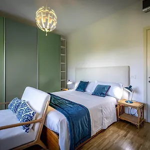 Yid Penthouse On River With Parking Florence